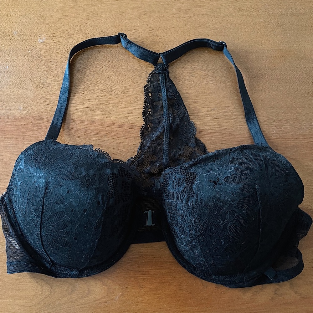 VICTORIAS SECRET black lace front clasp lightly lined bra